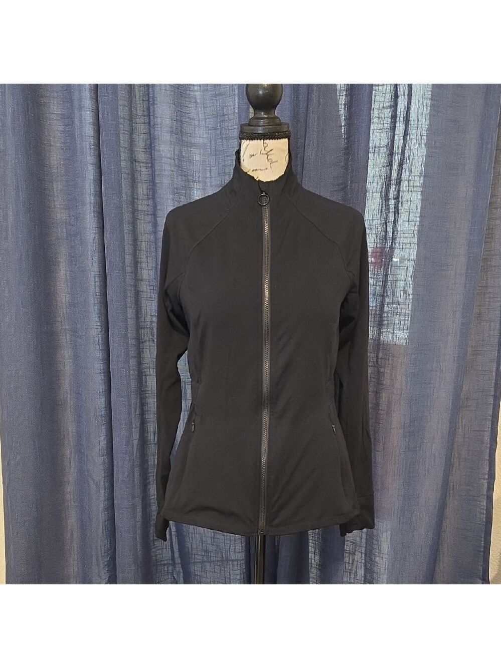 Fabletics Black Trinity Performance Full Zip Jacket Size Medium